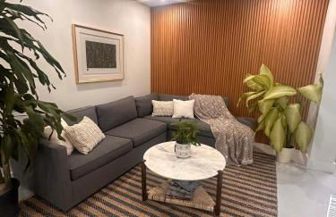 Charming Home Close to Beaches & Downtown - Foto 7