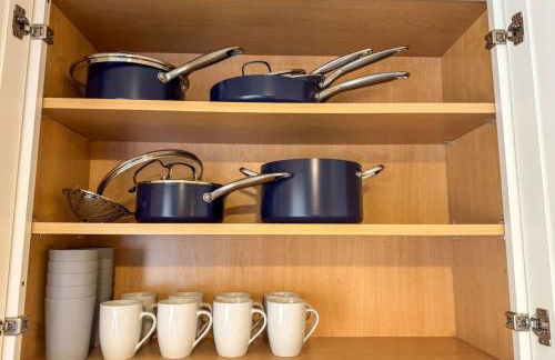 Sleeps 6 Homey 2 Bedroom with 5 Beds and WIFI - Foto 12