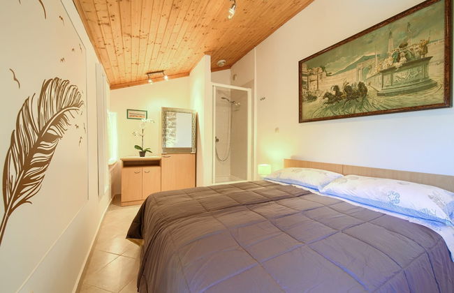 Chic and Charming Krk Downtown Apartments - Photo 9