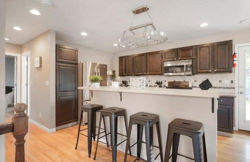 Arvada home w hot tub & BBQ - Photo 2