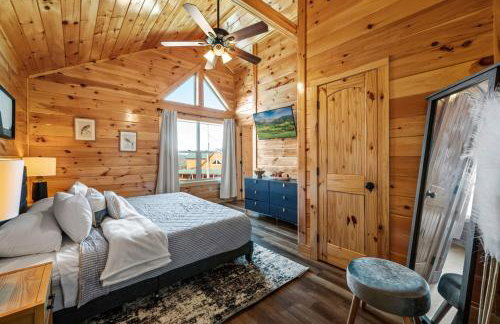 Indoor Pvt Pool, Pkyway, 44, HotTub, BBQ, King - Photo 31