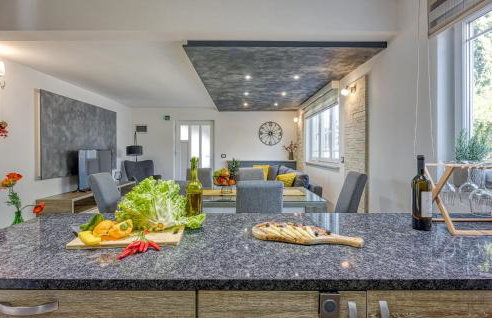 Amazing Apartment In Kanfanar With Wifi - Photo 36