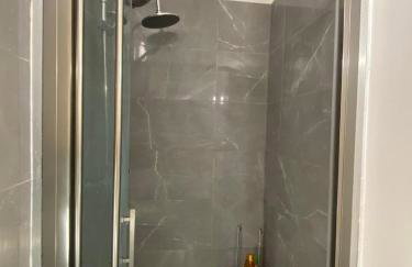 Appartement ensoleillé, central et tout équipé avec vue Tour Eiffel et Panthéon - Foto 2