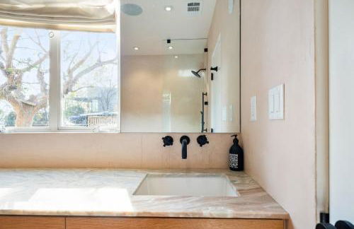 The Hummingbird - Perfect for a family of 4 - Photo 25