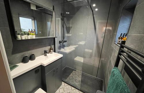 Modern & retro two bedroom apartment in Barnsley - Foto 12