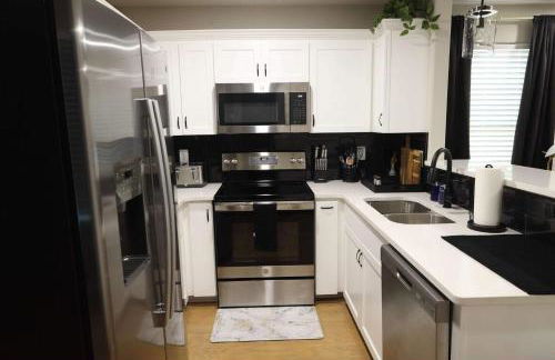 EV, Family Friendly, Close to Downtown - Foto 13