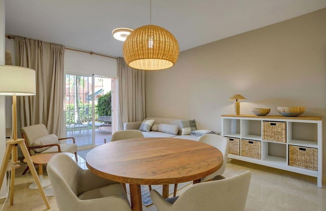 Coastal Retreat-sleeps 8, Sea View, Pool & Parking - Foto 8