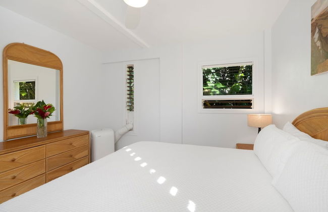 King Hale 4 Bedroom Home by RedAwning - Photo 8