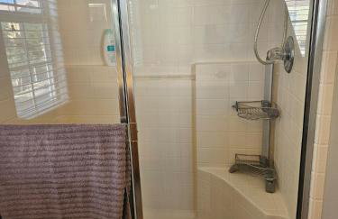 This cute 3 bedroom 2 and half bath is cozy - Photo 22