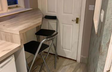 Glastonbury town centre modern apartment - Photo 6