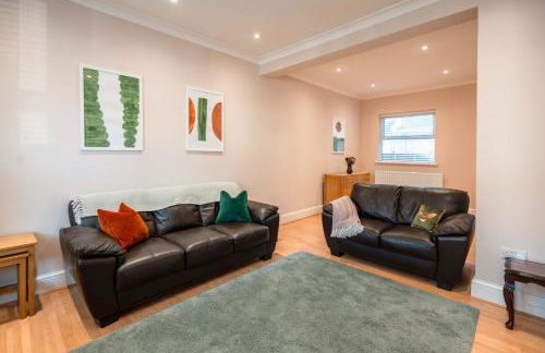 Spacious home 3 min from station - Photo 12