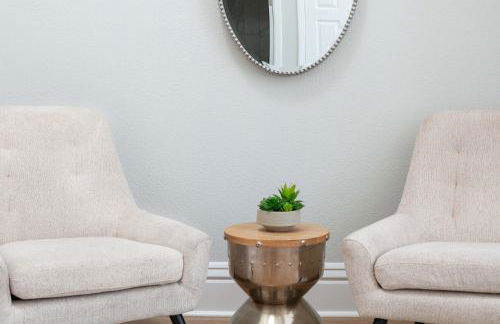 Gaslamp Loft Escape Sleeps 7 in Style - Foto 25