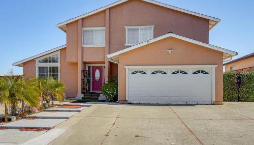 Bay and Hill Views Modern Hercules Home - Foto 3