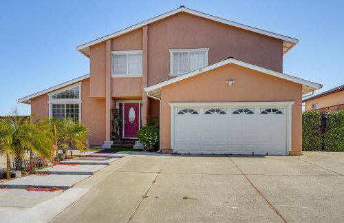 Bay and Hill Views Modern Hercules Home - Foto 3