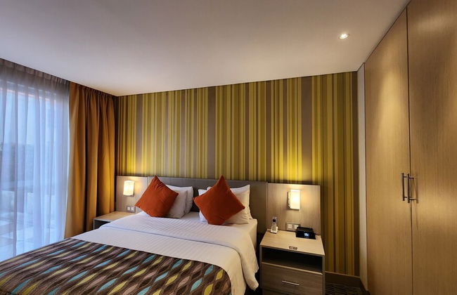 Hotel Plaza Suites - Photo 10