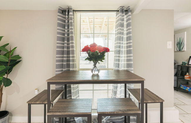 Wonderful Getaway Houston 2BR w/Balcony Views - Photo 18