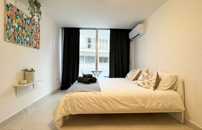 Flora Beachfront Larnaca Finikoudes - Foto 1