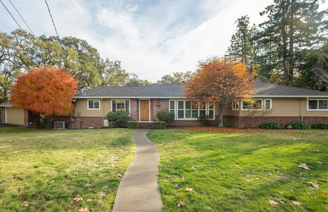 Wildflower by Avantstay Gorgeous Wine Country Home w/ Pool, Bocce Ball Court & Huge Yard! - Foto 36