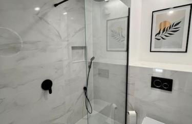 Luxury 1 bed house with shared pool - Foto 4