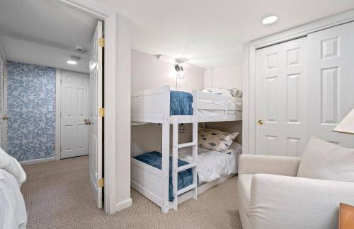 Rockport 3BR w/firepit|Walk to Bearskin Neck+Beach - Foto 26