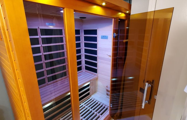 Couples Retreat With Hot Tub, Sauna and Steam Room - Foto 33