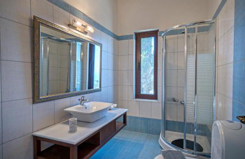 Sea Views at villa Anemomylos with Heated Pool, Ping Pong and Tennis - Foto 49