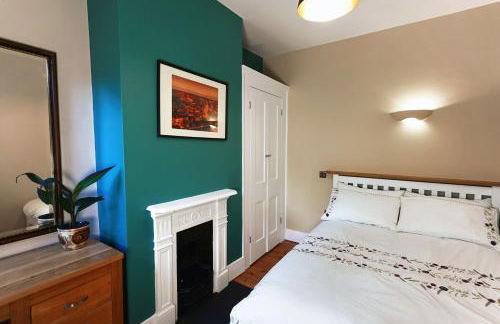 Calm 1 Bed Apartment with Parking in Winchester by At Hem - Foto 4