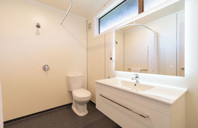 Te Anau Top 10 Holiday Park - Photo 59