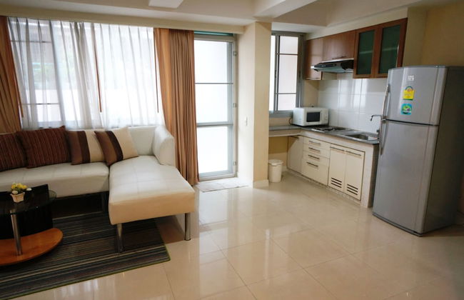 Silom convent garden - Photo 67