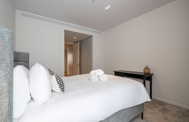 Stunning Three-bedroom Apartment on the River - Foto 15