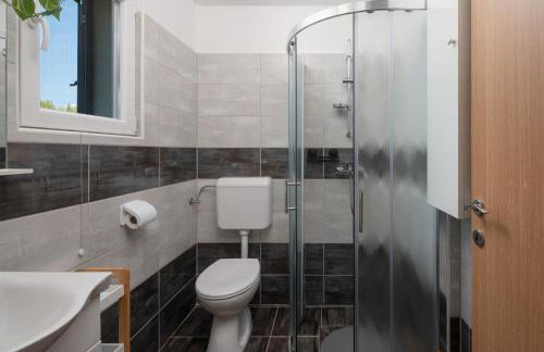 Green House - Photo 27