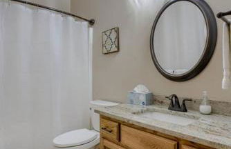 Spacious Pool House with tons of amenities! - Foto 16