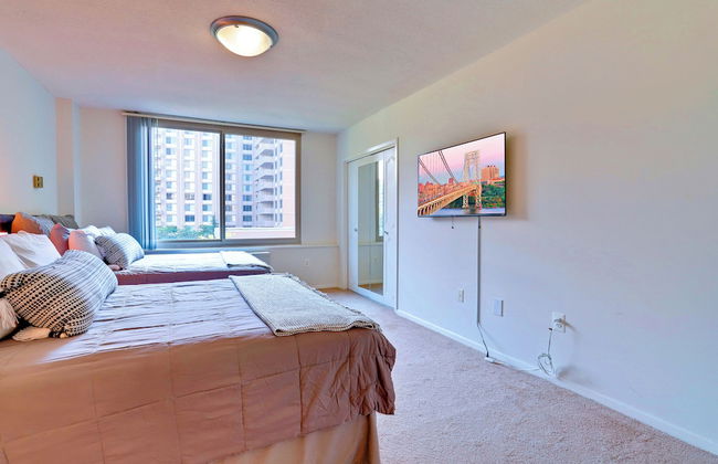 Elegant Apartments Near the Pentagon - Photo 21