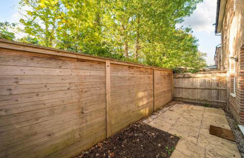 Walton Hidden Home with Free Parking - Pass the Keys - Foto 22