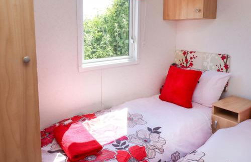 The Lodge - Photo 15