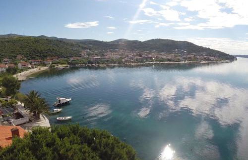 Villa Ludilo mit 4 Apartments in Poljica - Marina bei Trogir Split - Photo 73