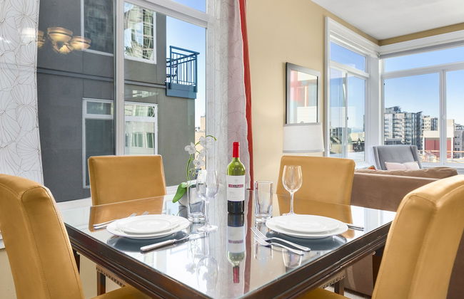 Corner Unit in the Middle of It All - Foto 9