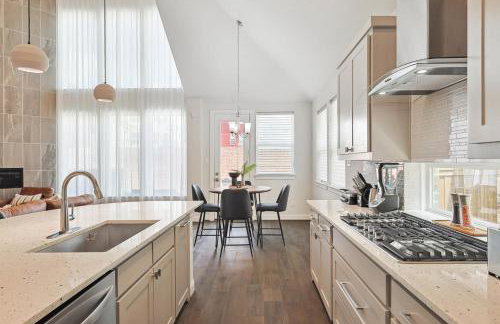 Brand New 5BD 4BA Luxury Vacation Home w Hot Tub - Foto 15