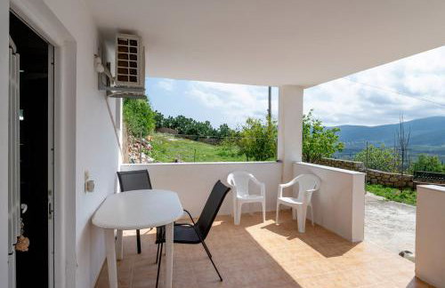 Traditional House in Velies - Photo 6