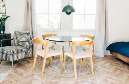 Wunderschönes Chalet mit Gästehaus in der Natur mit Fass-Sauna - Foto 9