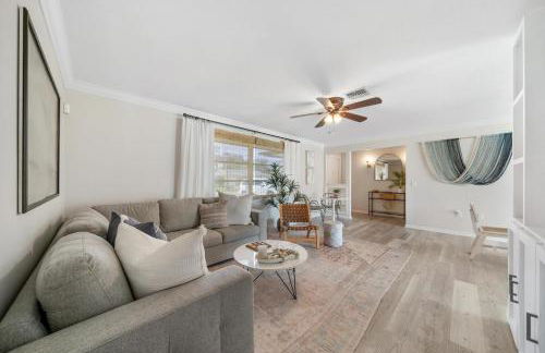 Stylish coastal retreat with Heated Saltwater pool - Foto 29