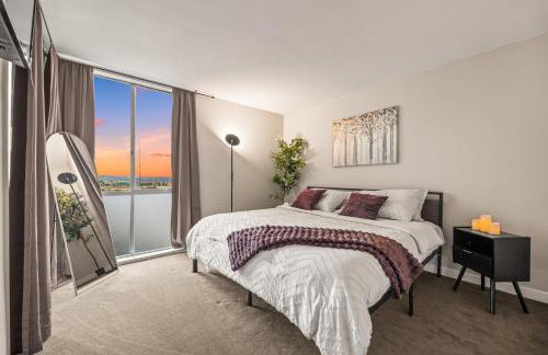 Luxury 2BR Apartment Near SeaWorld, Airport & Downtown San Diego - Foto 2