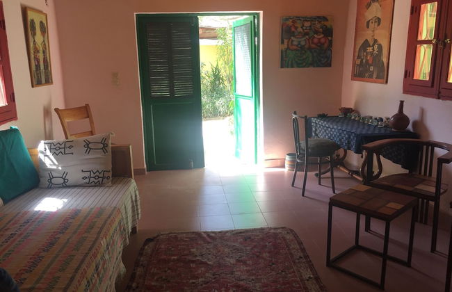 Picturesque Studio Apartment - Photo 5