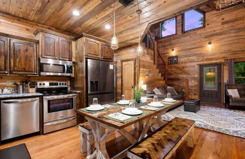 King Suite! Hot Tub, Arcade Games, L2 EV, Fire Pit, Kids Playset, Ping Pong, Dog Friendly - Foto 57