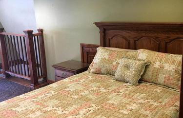 Gorgeous Vacation Cabin for Groups with Stylish Interior near Huntington, West Virginia - Foto 7