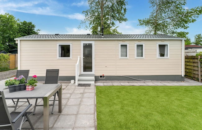 Relaxing Holiday Chalet by the Water in Grou - Foto 1