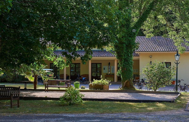 Villa in France With Private Garden - Photo 25