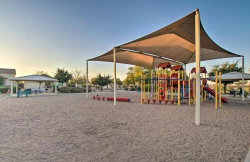 Backyard Oasis Updated San Tan Valley Escape - Foto 29