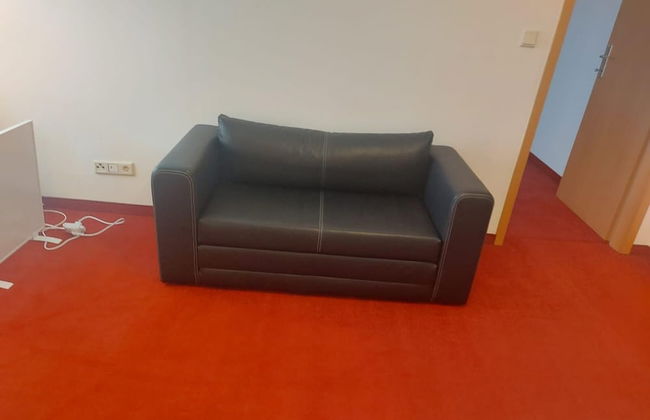 2 Bedrooms, 2 Baths House With a Living Room & an Upstairs Reception rea - Photo 9