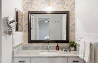 Stylish coastal retreat with Heated Saltwater pool - Foto 76